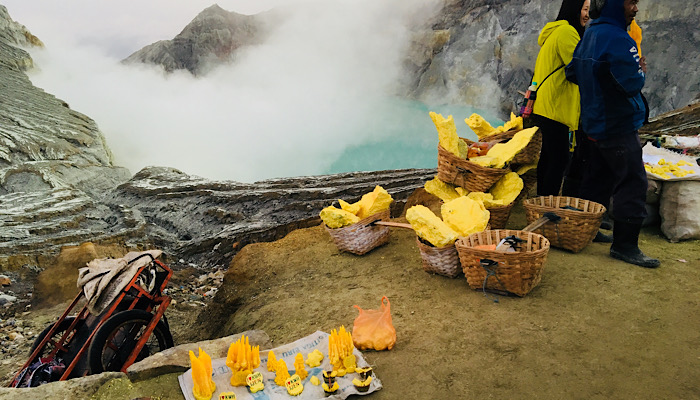 Vulcano Ijen, Indonesia: il lago acido più grande al mondo