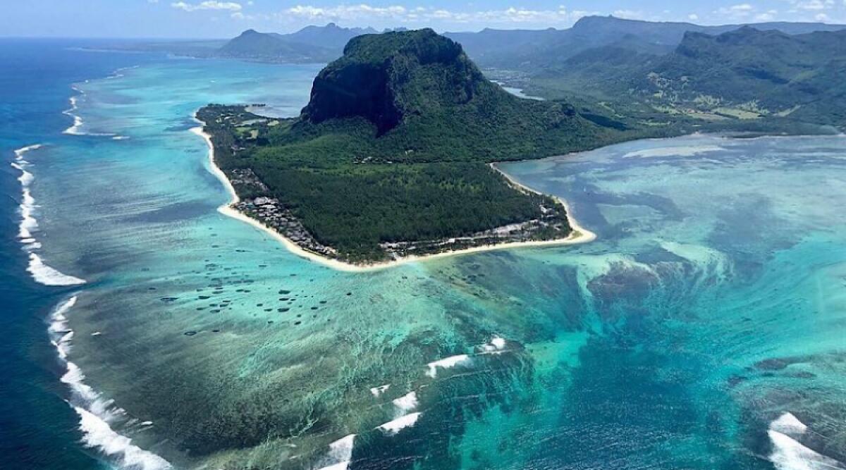 Mauritius: Il Mistero dell'Incredibile Cascata Sottomarina - 